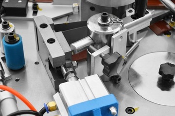 ОБЛИЦОВОЧНЫЙ СТАНОК CORMAK EBM360 ДЛЯ ИЗОГНУТЫХ КРОМОК CORMAK