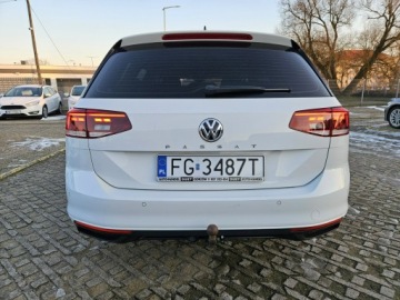 Volkswagen Passat B8 Variant 2.0 TDI BlueMotion SCR 150KM 2019 Volkswagen Passat Variant 2,0 diesel 150KM DSG LED, zdjęcie 16
