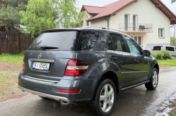 Mercedes Klasa M W164 Off-roader Facelifting 3.0 V6 (300 CDI BlueEFFICIENCY) 190KM 2010 Mercedes-Benz ML Mercedes-Benz ML 300 CDI 4-Matic 3.0 Diesel 190KM, zdjęcie 9