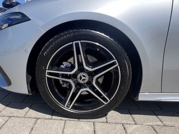 Mercedes Klasa A W177/V177 Hatchback Facelifting 1.3 200 163KM 2025 MERCEDES-BENZ A Klasa 200 AMG Line 1.3 (163KM) 2025, zdjęcie 15