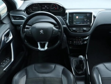Peugeot 2008 I SUV Facelifting 1.6 BlueHDi 99KM 2017 Peugeot 2008 1.6 BlueHDi, Skóra, Klima, zdjęcie 6