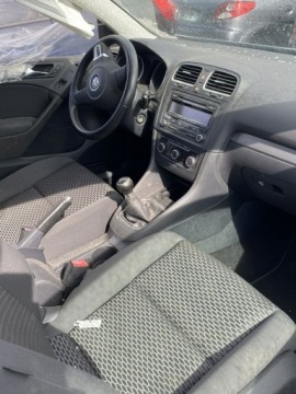 Volkswagen Golf VI Hatchback 5d 1.4 80KM 2011 Volkswagen Golf Klimatyzacja Benzyna, zdjęcie 7