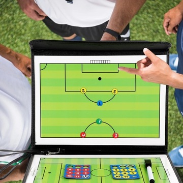 Настольный тренерский матч по футболу
