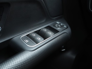 Mercedes GLA II Off-roader 1.3 200 163KM 2023 Mercedes GLA GLA 200, Salon Polska, Serwis ASO, zdjęcie 15