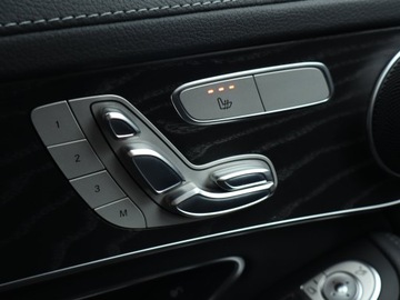 Mercedes GLC C253 SUV 2.1 220 d 170KM 2017 Mercedes GLC GLC 220 d 4MATIC, Salon Polska, zdjęcie 14