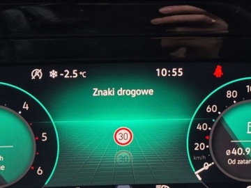 Volkswagen Golf VIII Variant 2.0 TDI 150KM 2021 Volkswagen Golf Variant Martwe poleVirtualFaktura23 Masaz fotela kierowcy, zdjęcie 15