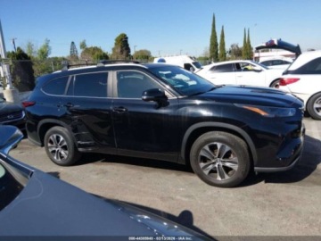 Toyota Highlander III 2023 Toyota Highlander XLE 2023 2.4 Benzyna 265KM, zdjęcie 6