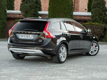 Volvo V60 I Kombi 2.0 D3 163KM 2012 Volvo V60 R-Design 2.0d D4 163KM 5cylinów Manual, zdjęcie 15