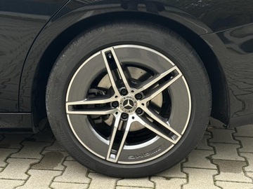Mercedes Klasa E W214 Sedan 2.0 220d 197KM 2024 Mercedes-Benz E 220 4MATIC, Pakiet AMG, zdjęcie 4