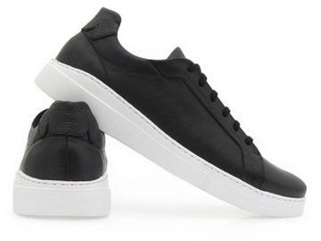 Czarne skórzane buty sportowe - sneakersy z białą podeszwą T182 42