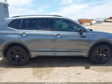 Volkswagen Tiguan II 2023 Volkswagen Tiguan 2023 Volkswagen Tiguan 2.0T SE R-Line Black FWD 2.0 184KM, zdjęcie 8