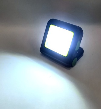 SKŁADANA LAMPA ROBOCZA LED TRYB AWARYJNY