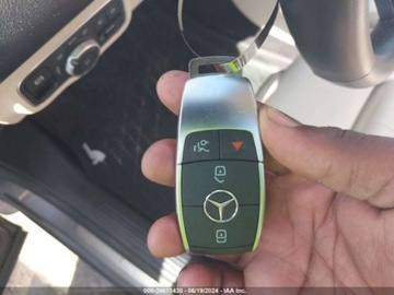 Mercedes GLB 2022 Mercedes-Benz GLB 2022 MERCEDES-BENZ GLB 250 2.0 Benzyna 221KM, zdjęcie 9