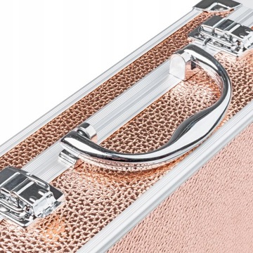 Розовая косметичка Miss Young