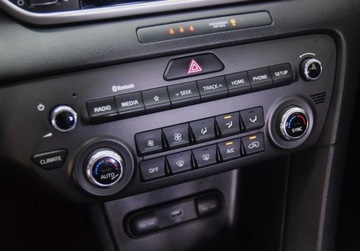 Kia Sportage IV SUV Facelifting 1.6 CRDI 115KM 2019 Kia Sportage Kamera cofania_Duze Radio_1,6 crdi_116KM 1.6 Diesel 115KM, zdjęcie 13