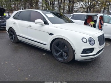 Bentley Bentayga 2018 Bentley Bentayga W12 2018 6.8 Benzyna 608KM, zdjęcie 6