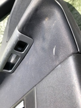 ОБИВКА БОКОВОЙ ДВЕРИ VOLVO S40II V50