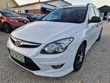 Hyundai i30 I CW Facelifting 1.4 DOHC 109KM 2011 Hyundai i30 Jak nowy 180 tys km z Niemiec pierwszy wlasciciel 1.4 benzyna, zdjęcie 2