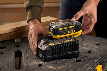 STANLEY 2x аккумулятор 4 Ач, 18 В, литий-ионный аккумулятор V20, зарядное устройство
