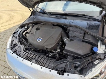 Volvo V60 I Kombi Facelifting 2.0 D4 DRIVE-E 190KM 2015 Volvo V60 Volvo V60 D4 Momentum 2.0 Diesel 190KM, zdjęcie 31