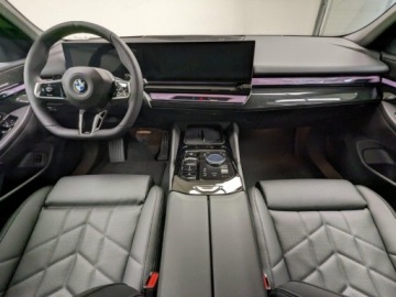 BMW Seria 5 G90-91 Touring 2.0 520d 197KM 2025 Touring 520d xDrive Sport Combi 2.0 (197KM) 2025, zdjęcie 8