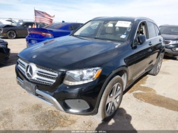 Mercedes GLC C253 2018 Mercedes-Benz GLC 300, 2018r., 2.0L 2.0 Benzyna 241KM, zdjęcie 1