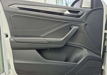 Volkswagen T-Roc I SUV Facelifting 1.5 TSI ACT 150KM 2023 Volkswagen T-Roc 1.5 Benzyna 150KM, zdjęcie 10