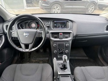 Volvo V40 II Hatchback 1.6 T3 150KM 2013 Volvo V40 1.6 benzyna150KM KineticGrzane foteleGrzana szybaSerwis ASOSalon, zdjęcie 9