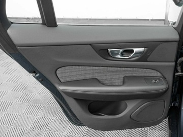 Volvo V60 II  Kombi Facelifting 2.0 B3 163KM 2023 Volvo V60 WD4889R#B3 B Core K.cofania Podgrz.f, zdjęcie 22