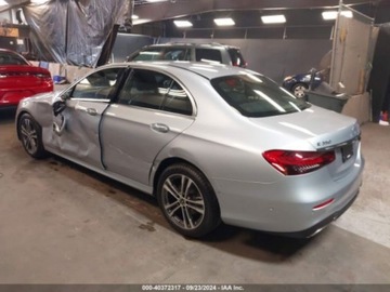 Mercedes Klasa E W213 2022 Mercedes-Benz Klasa E 2022r, 4Matic, 2.0L 2.0 Benzyna 255KM, zdjęcie 5