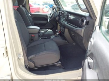 Jeep Gladiator 2022 Jeep Gladiator Altitude 2022 3.6l 3.6 Benzyna 285KM, zdjęcie 9