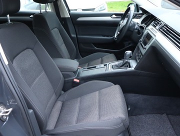 Volkswagen Passat B8 Limousine 1.8 TSI BlueMotion Technology 180KM 2015 VW Passat 1.8 TSI, Salon Polska, Automat, Navi, zdjęcie 8