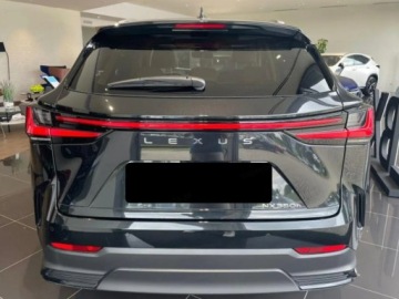 Lexus NX II SUV Facelifting 2.5 350h 200KM 2025 Od ręki - 350h Omotenashi 2.5 Hybrid AWD 200KM | Podgrzewane fotele!, zdjęcie 3