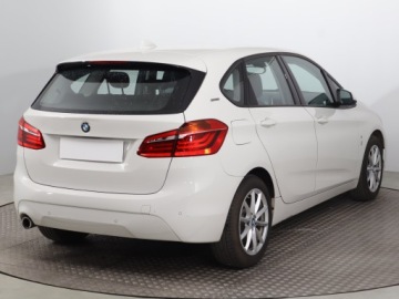 BMW Seria 2 F22-F23-F45-F46 Active Tourer Facelifting 225xe 224KM 2019 BMW 2 Active Tourer 225xe Active Tourer, 4X4, zdjęcie 4