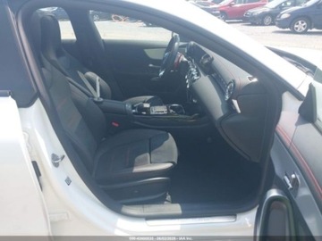 Mercedes CLA C118/X118 2022 Mercedes-Benz CLA 35 AMG 4Matic 2022 2.0l 2.0 Benzyna 302KM, zdjęcie 9