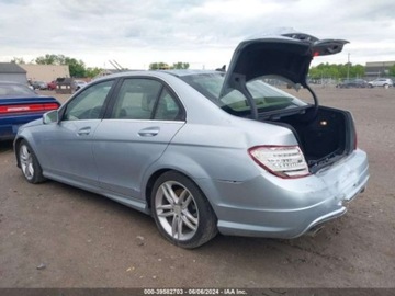 Mercedes Klasa C W205 2013 Mercedes-Benz Klasa C 2013 Mercedes-Benz C-Class 4dr Sdn C 300 Sport 4MATIC, zdjęcie 3