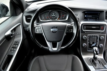 Volvo V60 I Kombi 2.0 D3 136KM 2013 Volvo V60 LiFT 2,0D 5-Cilindrów Automat Ledy, zdjęcie 6