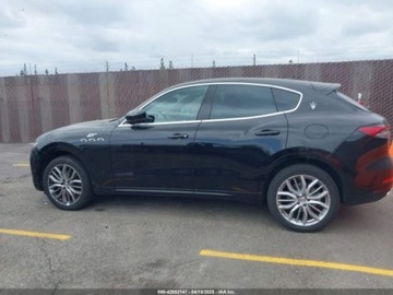 Maserati Levante 2022 Maserati Levante GT 2022 3.0l 3.0 Benzyna 345KM, zdjęcie 2