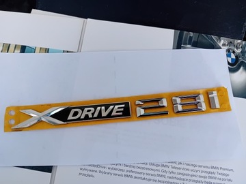 NOVÉ ORIGINÁLNÍ LOGO DO MODEL F34 LCI NA DVEŘE BMW XDRIVE 28I ASO