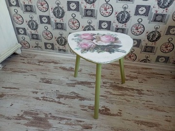 РАСКРАСЕННЫЙ СТОЛ, РОЗЫ, ШАББИ ШИК