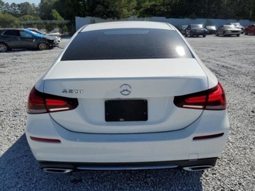 Mercedes Klasa A W177/V177 2019 Mercedes-Benz Klasa A 2019 Mercedes-Benz A-Class A 220 Sedan 2.0 Benzyna, zdjęcie 5