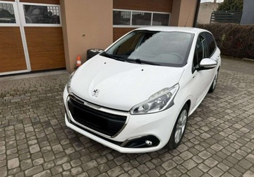 Peugeot 208 I Hatchback 5d Facelifting 1.2 PureTech 82KM 2017 Peugeot 208 1,2 82KM Klimatyzacja 1.2 Benzyna 82KM, zdjęcie 12