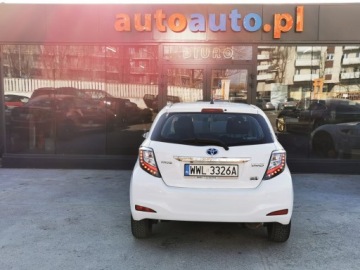 Toyota Yaris III Hatchback 5d Hybrid 100 74KM 2013 TOYOTA YARIS Hybrid 100 74KM,Automat, Kamera cofania, Nawigacja, zdjęcie 20