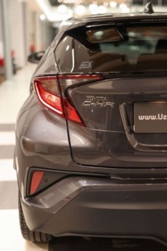 Toyota C-HR I Crossover Facelifting 1.8 Hybrid 122KM 2023 Toyota C-HR 1.8 Hybrid Style 1.8 Hybryda 122KM, zdjęcie 9