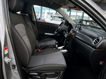 Suzuki Vitara III SUV Facelifting 1.4 BoosterJet 140KM 2019 Suzuki Vitara LED+NAVI GWAR. I-wł Kraj bezwypad, zdjęcie 10