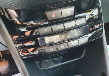 Peugeot 2008 I 2014 Peugeot 2008 Panorama Allure Serwis GetHelp 1.2 Benzyna 110KM, zdjęcie 14