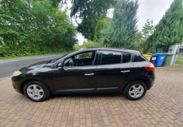 Renault Megane III Hatchback 1.4 16v TCe 130KM 2011 Renault Megane Renault Megane TCe 130 Luxe 1.4 Benzyna 130KM, zdjęcie 3