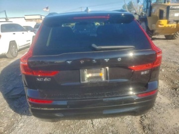 Volvo XC60 II 2022 Volvo XC 60 B5 Momentum 2022 2.0 Benzyna 247KM, zdjęcie 2