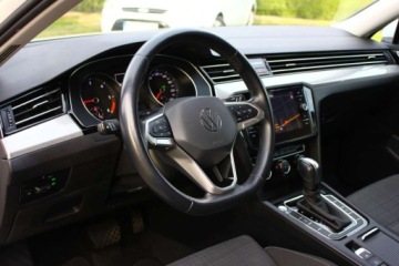 Volkswagen Passat B8 Variant Facelifting 2.0 TDI SCR 150KM 2020 Volkswagen Passat 2.0 TDI 150KM Bezwypadkowy 100 Serwisowany I Wlasciciel, zdjęcie 29