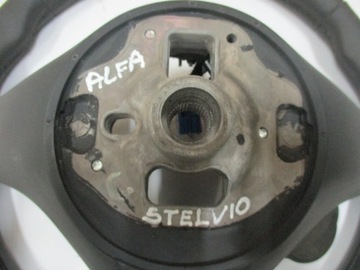 Руль Alfa Romeo Stelvio, многофункциональный.